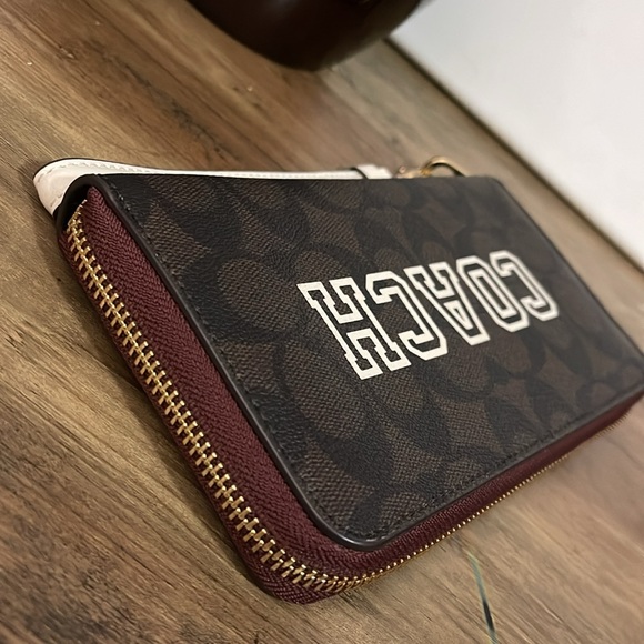 Coach Long Zip Around Wallet In Signature Canvas With Varsity Motif - Picture 8 of 12